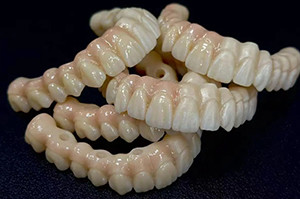 τελευταία εταιρεία περί Υποθέσεις. Τα έργα της Γιανγκ Σιαόνα.