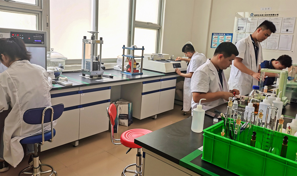 Shenzhen Yurucheng Dental Materials Co., Ltd γραμμή παραγωγής του κατασκευαστή