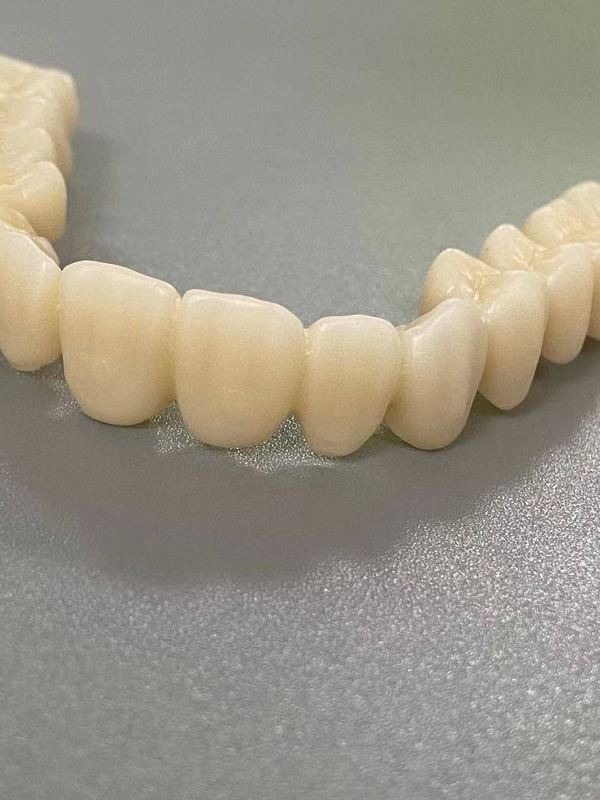 95 Dental Lab Clinic CAD CAM Super Translucent Zirconia Block Dioxide Zirconium Disc Beautiful Porcelain Aesthetics 10-25mm Size